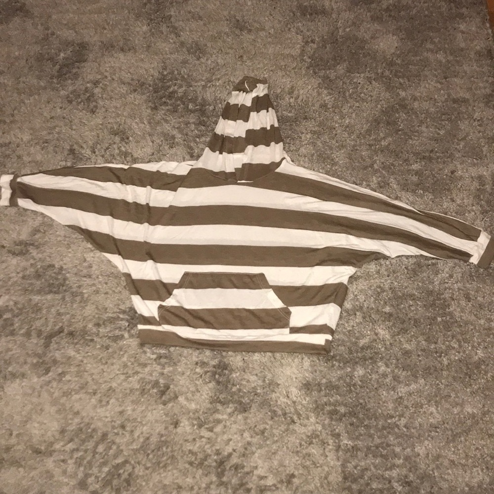 Hooded shirt